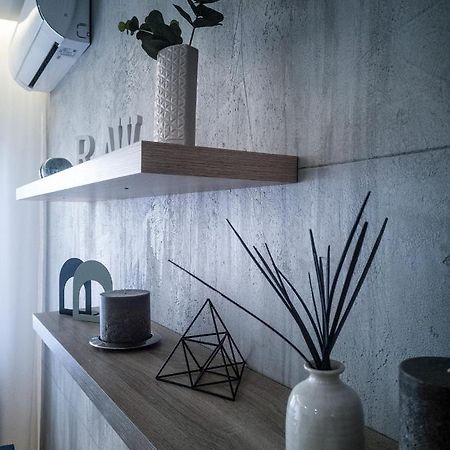 Raw Industrial City Apartment Subotica Buitenkant foto