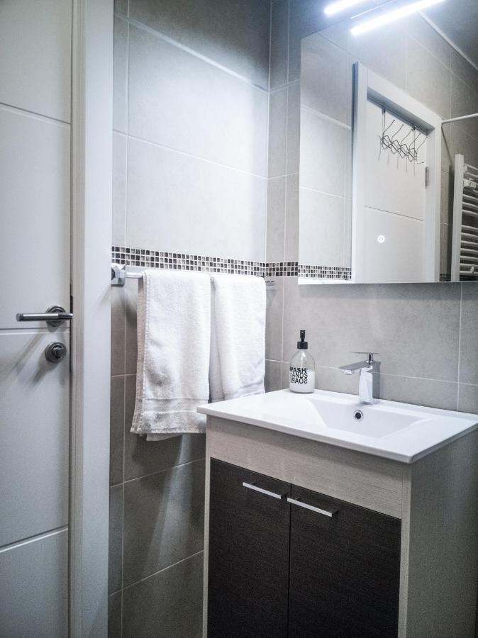 Raw Industrial City Apartment Subotica Buitenkant foto