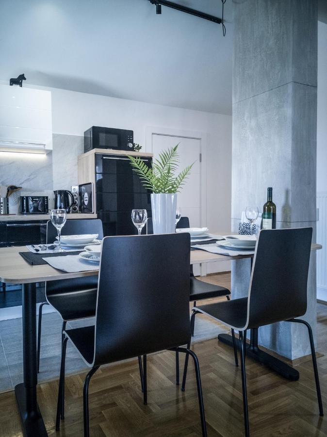 Raw Industrial City Apartment Subotica Buitenkant foto