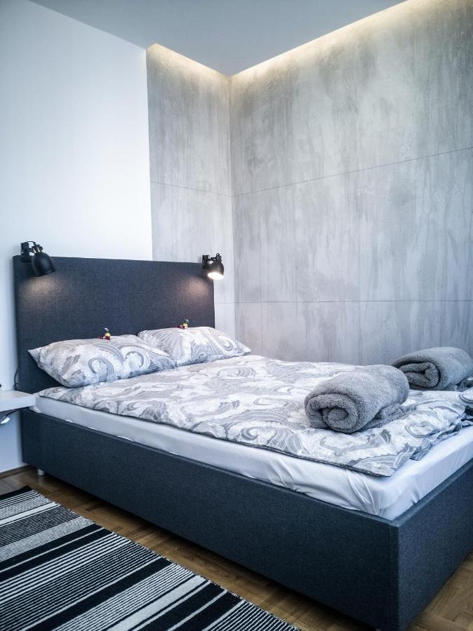 Raw Industrial City Apartment Subotica Buitenkant foto